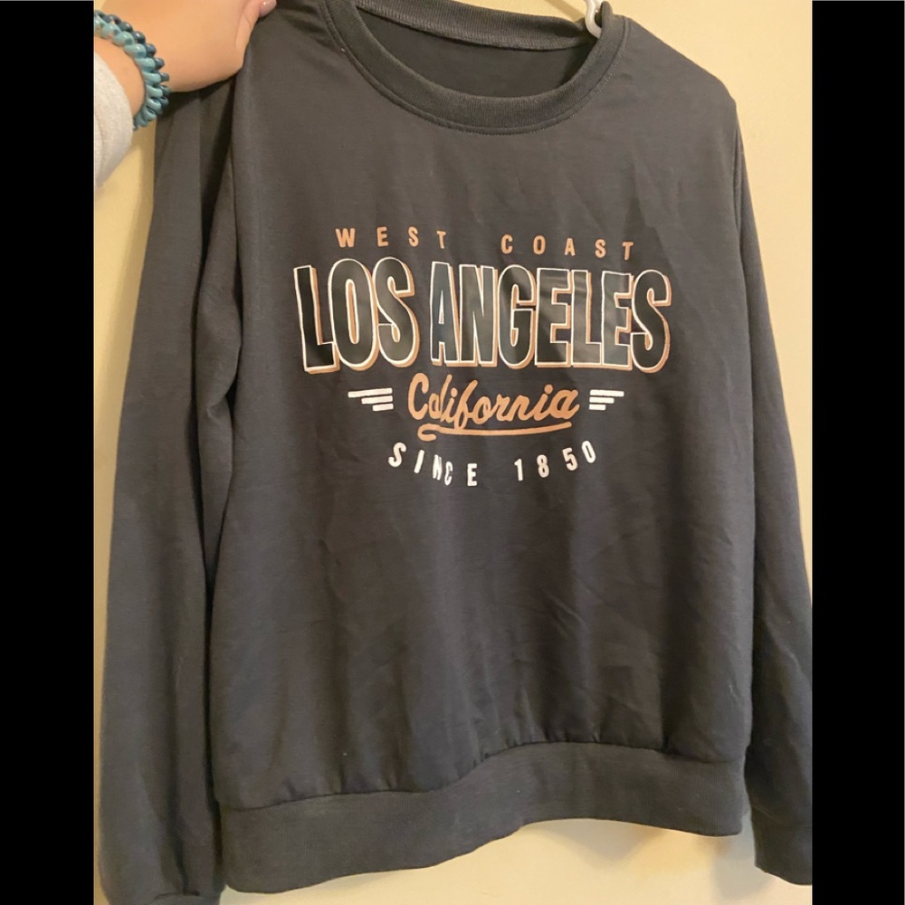 Large, grey, lightweight, super comfy!